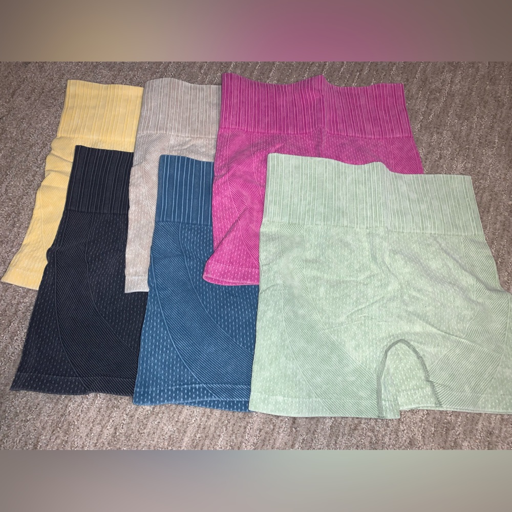 Scrunch butt shorts-6 pairs